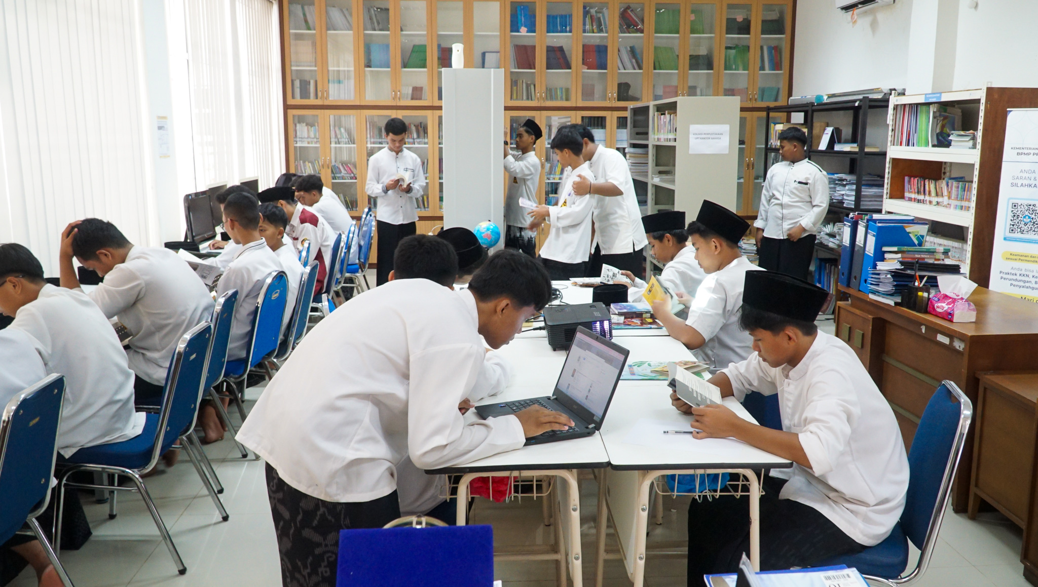 Siswa MTs Tebu Ireng Kelas 9 Kunjungi Perpustakaan BPMP Kepri: Belajar, Membaca, dan Mendapat Edukasi Publikasi