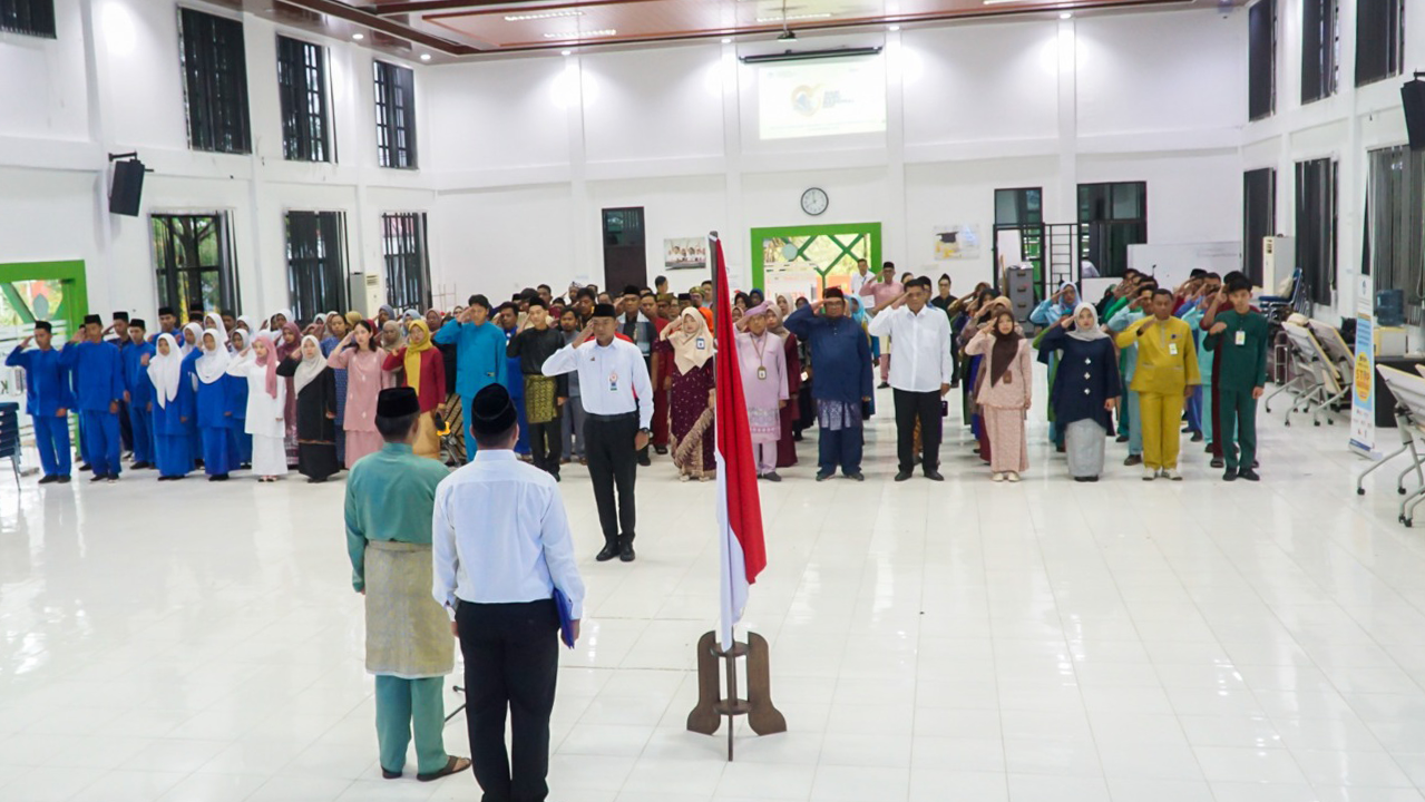 Meski Diguyur Hujan, Upacara Hari Guru Nasional 2025 di BPMP Kepri Tetap Khidmat
