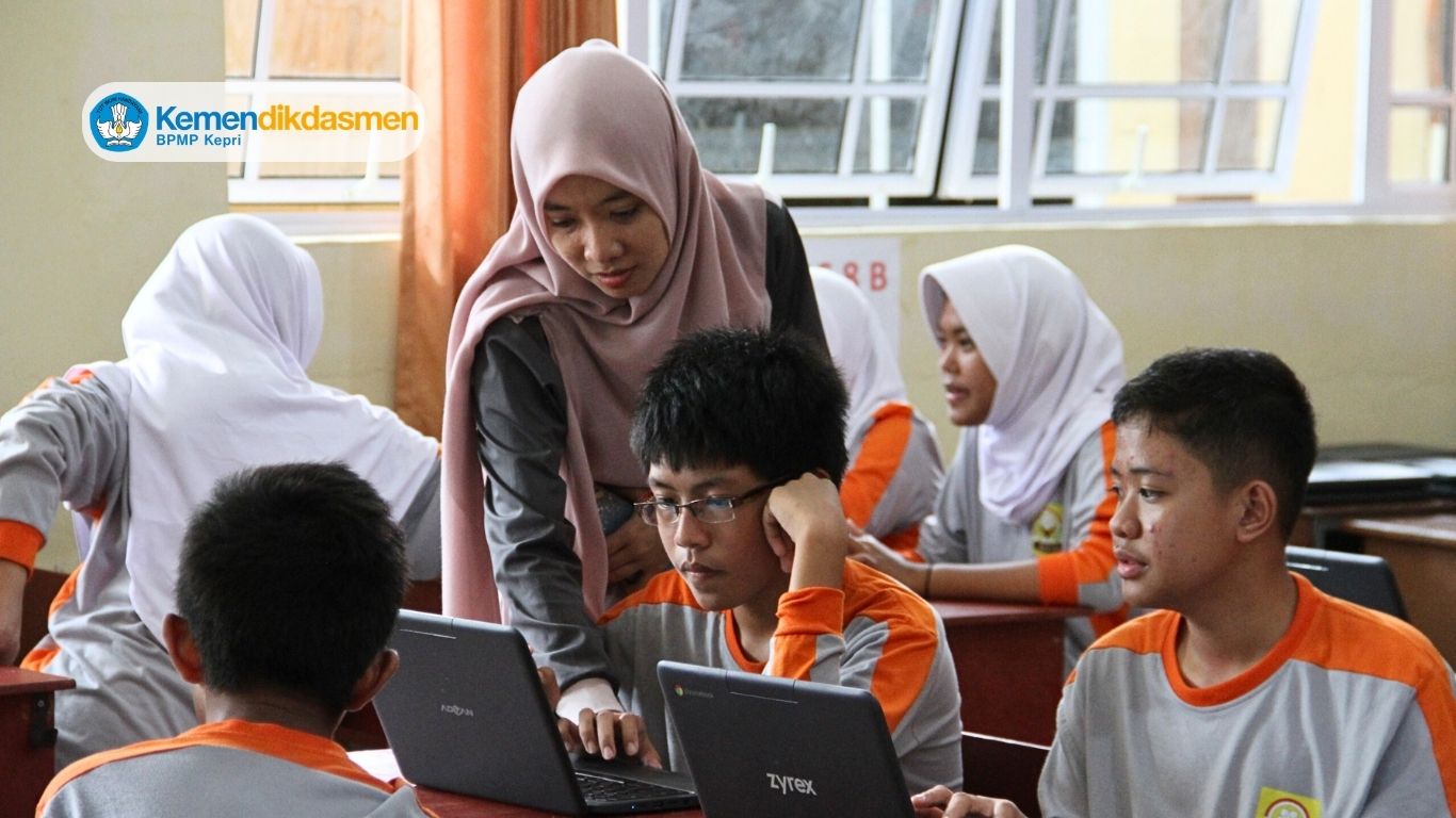 14 Sekolah di Kepulauan Riau Jadi Model Pembelajaran Koding dan AI Tahun 2026