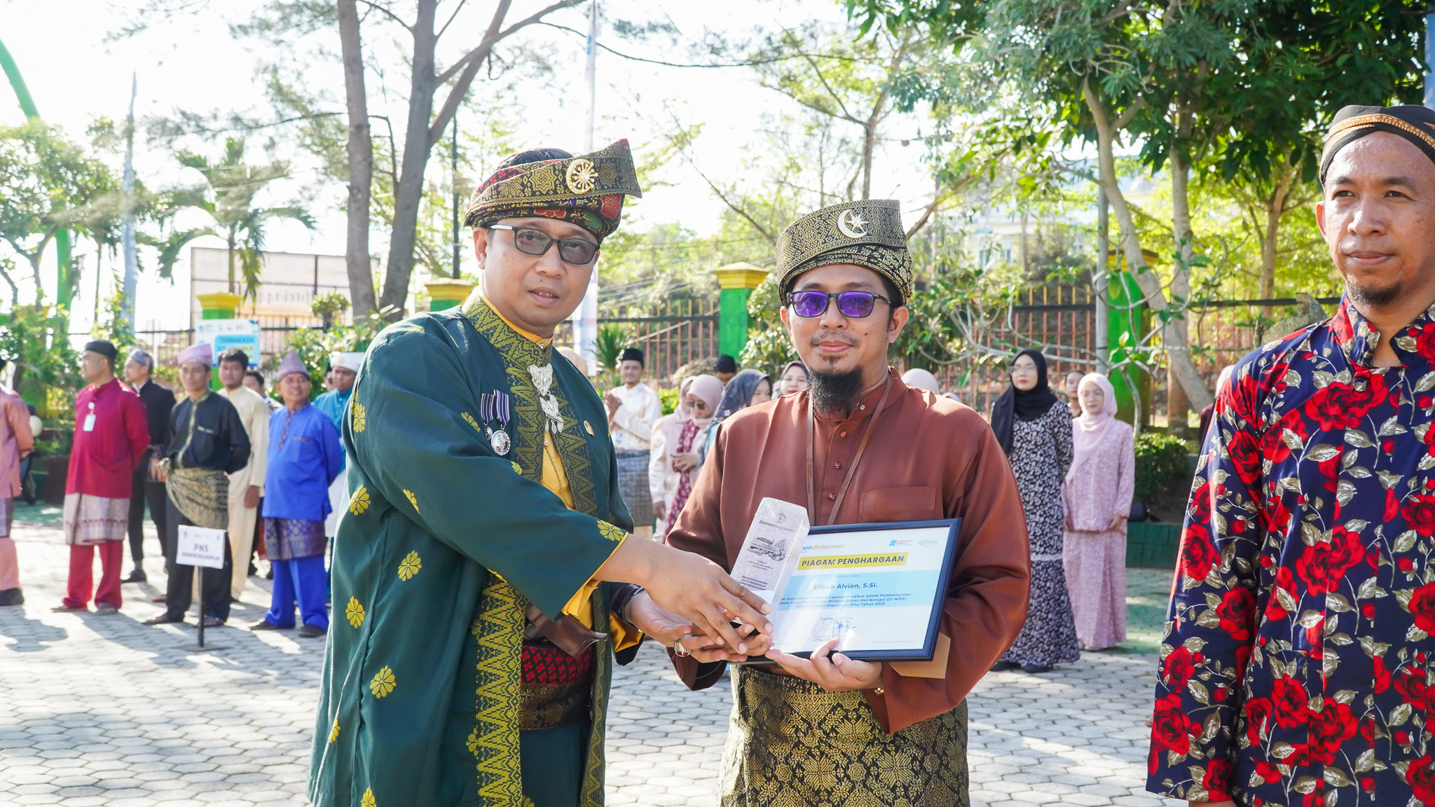 BPMP Kepulauan Riau Berikan Apresiasi Pegawai Berprestasi pada Upacara Hardiknas 2026
