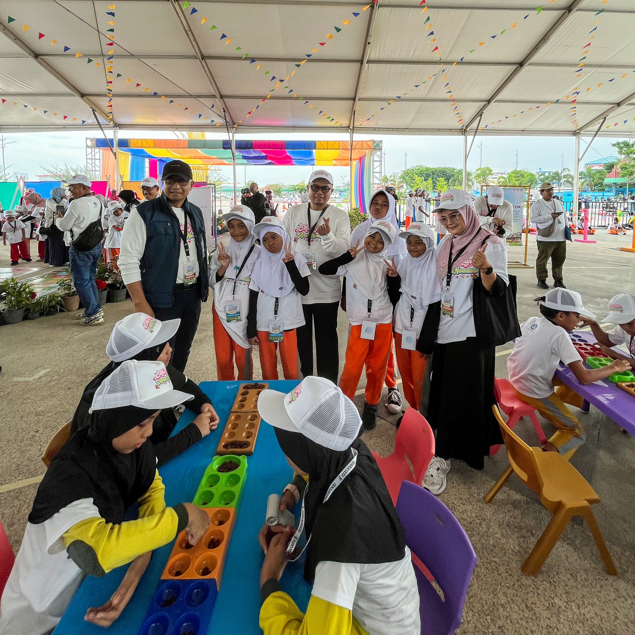 Dirjen PAUD Dikdas dan PNFI Bersama Kepala BPMP Kepri Tinjau Main Raya Anak Nusantara pada Peringatan Hari Anak Nasional 2026